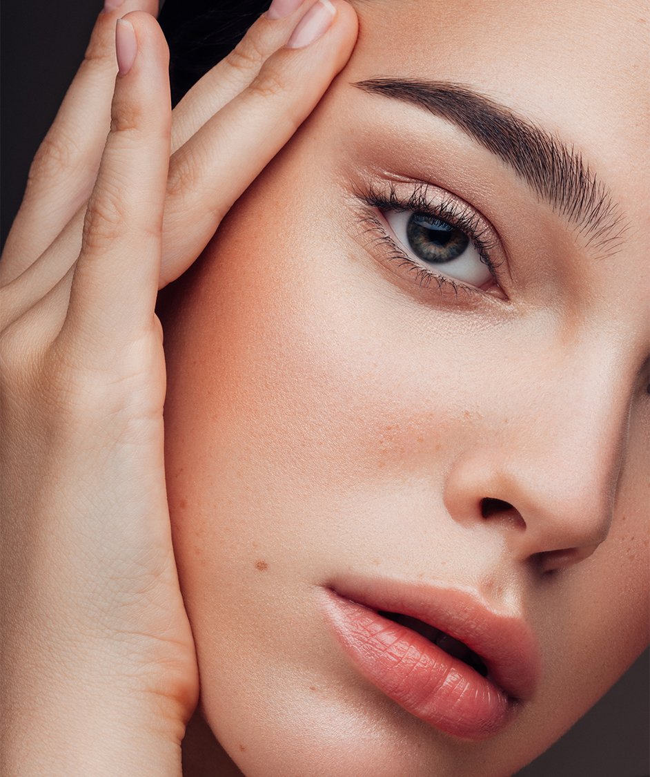 Blefaroplastia y lifting de cejas endoscópico en Allure Plastic Surgery